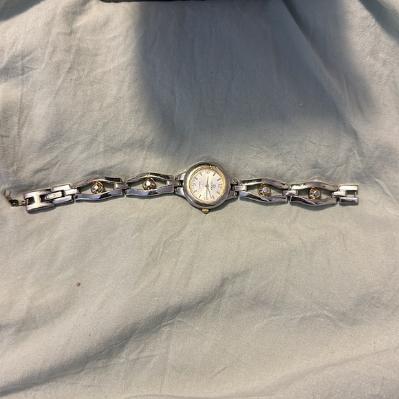 Rare Gucci Quartz Watch - Picture 2 of 3